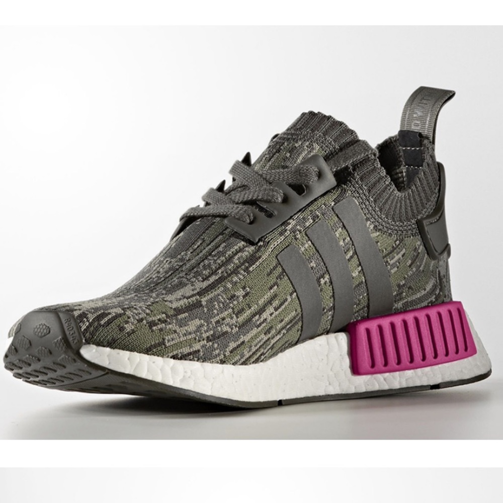 New in box NMD camo swamp women’s 6 ,6.5 men’s 4.5 - Picture 5 of 6